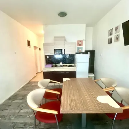 Hostal Crazy House *