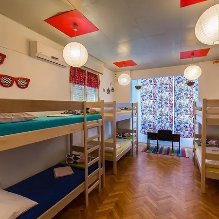 Crazy House Auberge de jeunesse Pula