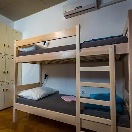 Hostal Crazy House *