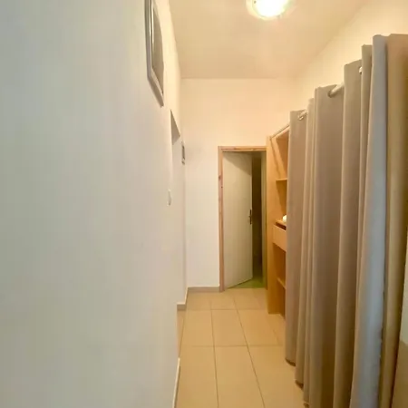 Crazy House פולה