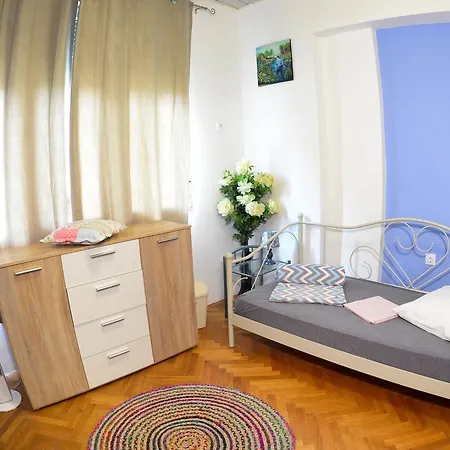 Vandrarhem Sol Garden - With A Soul Pula