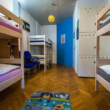 Hostel Crazy House Pula