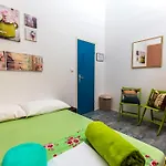 Hostel Sol Garden - With A Soul Pula