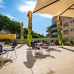 Hostel Sol Garden - With A Soul Pula